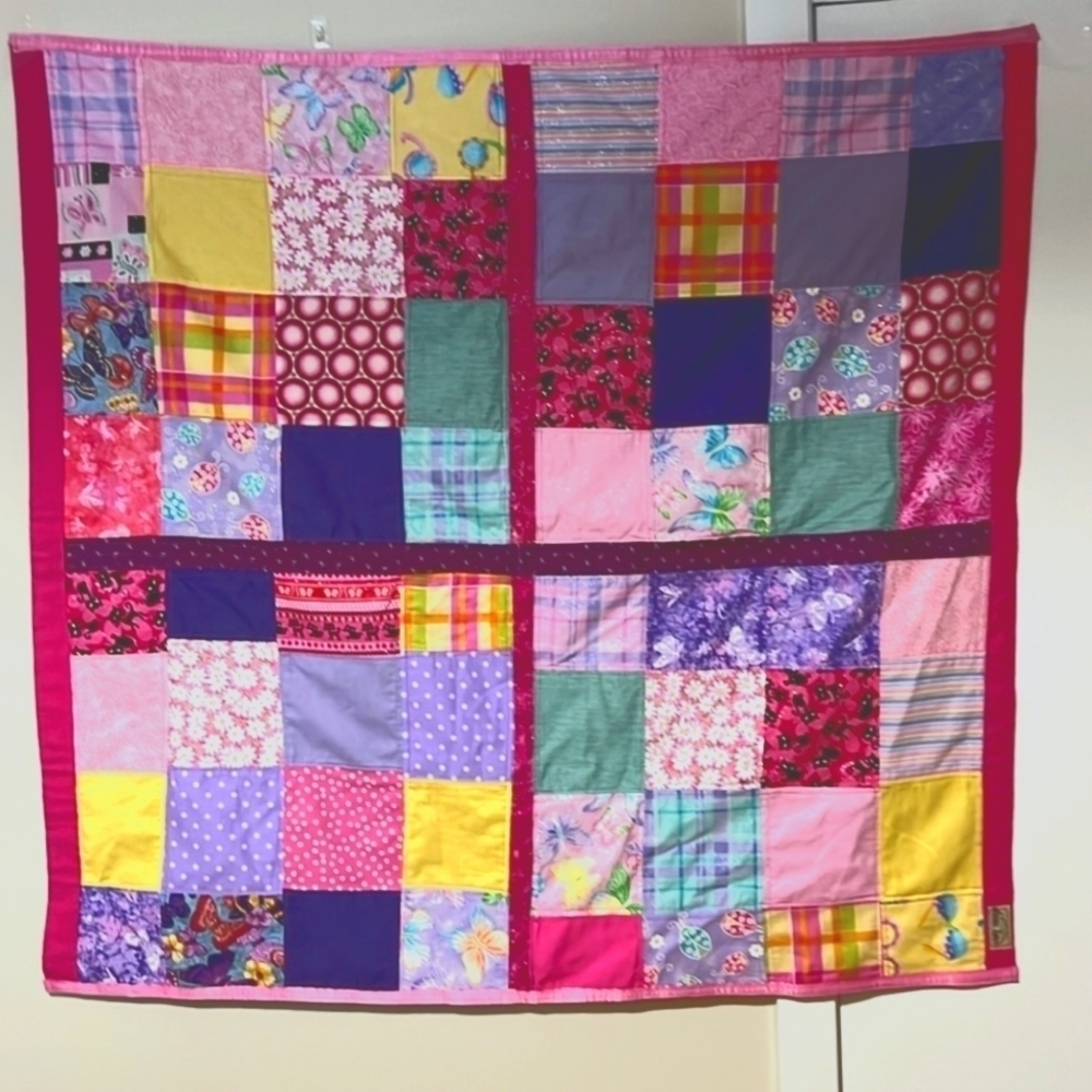 Patchwork Quilt Baby Quilt Collectible Quilt 40 x 40